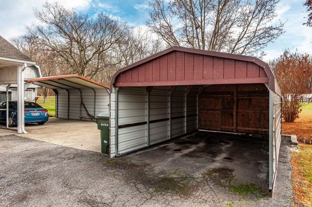 103 Kenwood Dr, Portland, TN 37148