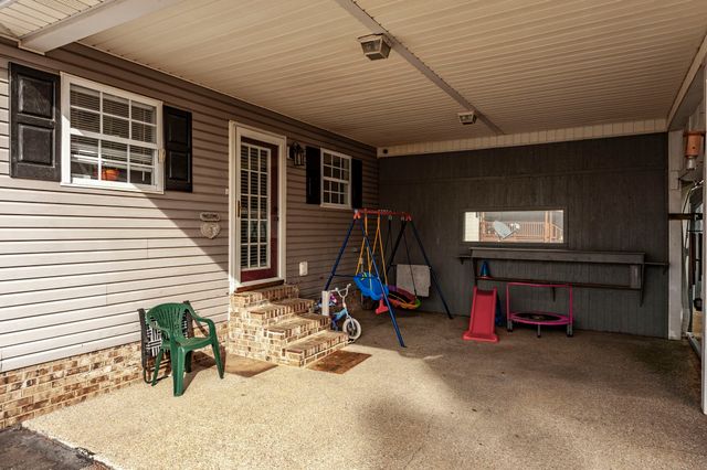 103 Kenwood Dr, Portland, TN 37148