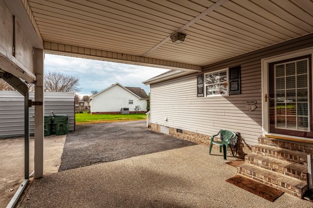 103 Kenwood Dr, Portland, TN 37148