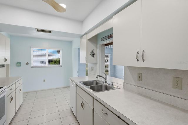 3905 JOYCE DRIVE, Bradenton, FL 34208