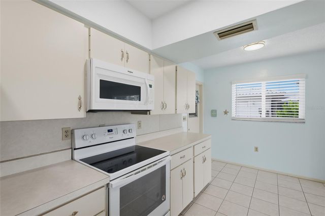 3905 JOYCE DRIVE, Bradenton, FL 34208