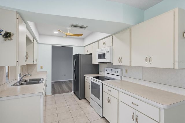 3905 JOYCE DRIVE, Bradenton, FL 34208