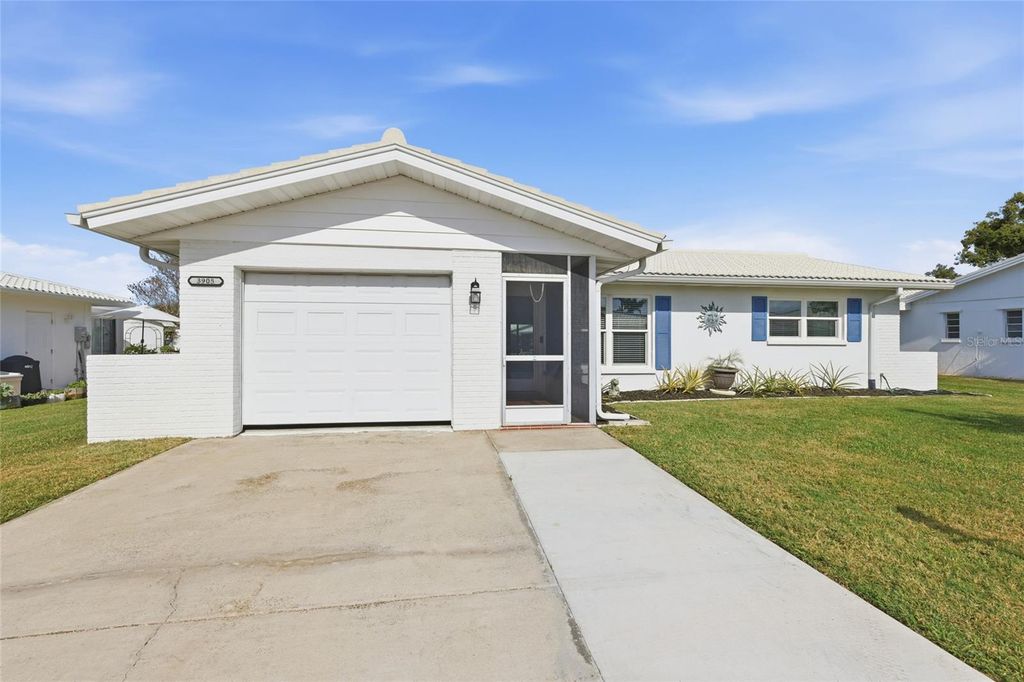 3905 JOYCE DRIVE, Bradenton, FL 34208