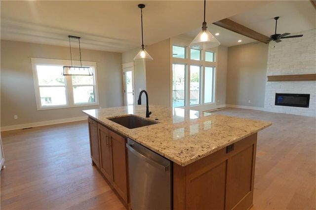 12725 N Champanel Way, Platte City, MO 64079