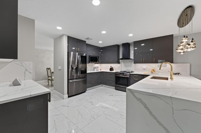 6544 Adriatic Way, Greenacres, FL 33413