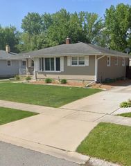 18 Timrick Drive, Munster, IN 46321