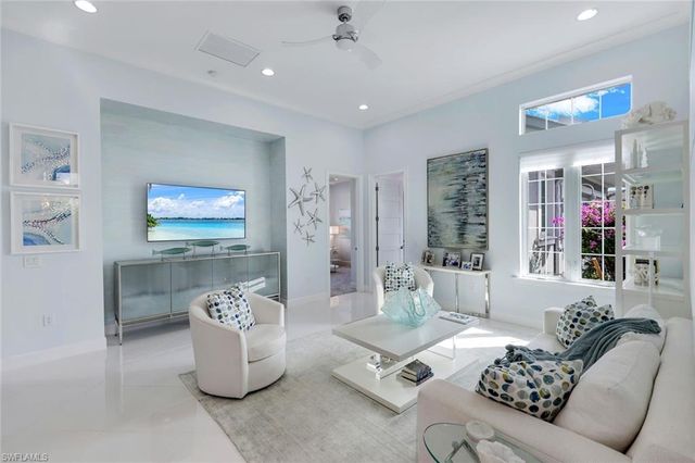 6245 Negril Isle DR, Naples, FL 34113
