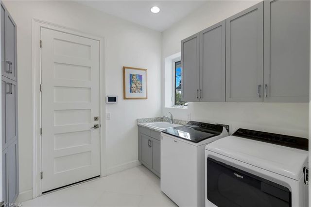 6245 Negril Isle DR, Naples, FL 34113