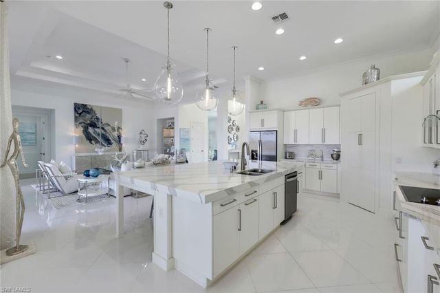 6245 Negril Isle DR, Naples, FL 34113