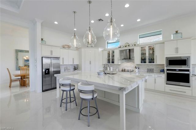 6245 Negril Isle DR, Naples, FL 34113