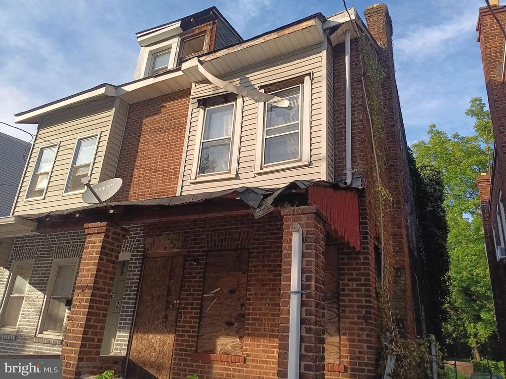 460 STUYVESANT AVE, TRENTON, NJ 08618 — exterior