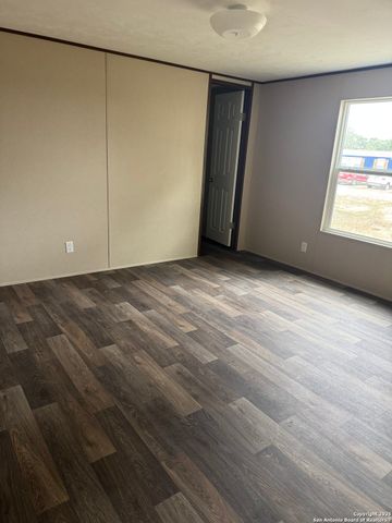 492 private road 1511, Bandera, TX 78003