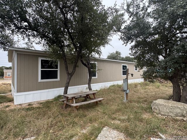 492 private road 1511, Bandera, TX 78003