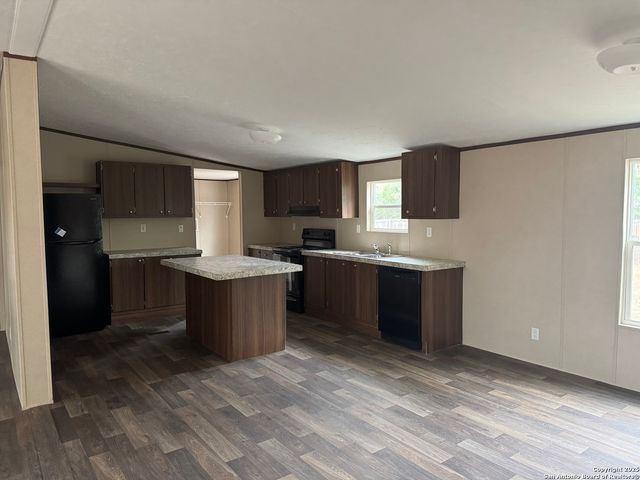 492 private road 1511, Bandera, TX 78003