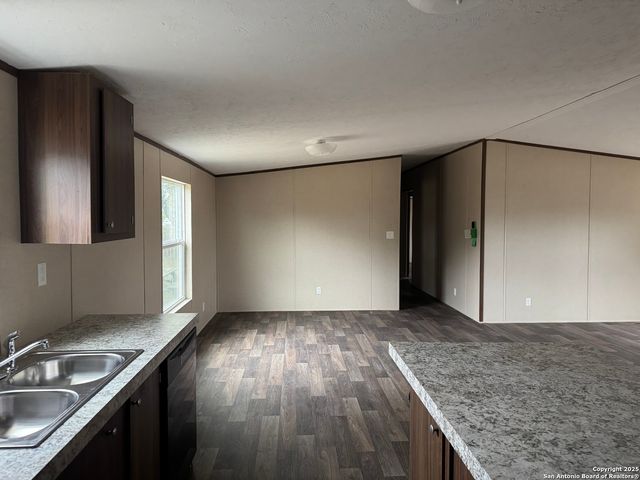 492 private road 1511, Bandera, TX 78003