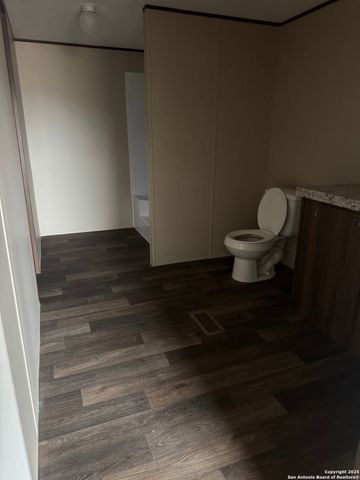 492 private road 1511, Bandera, TX 78003