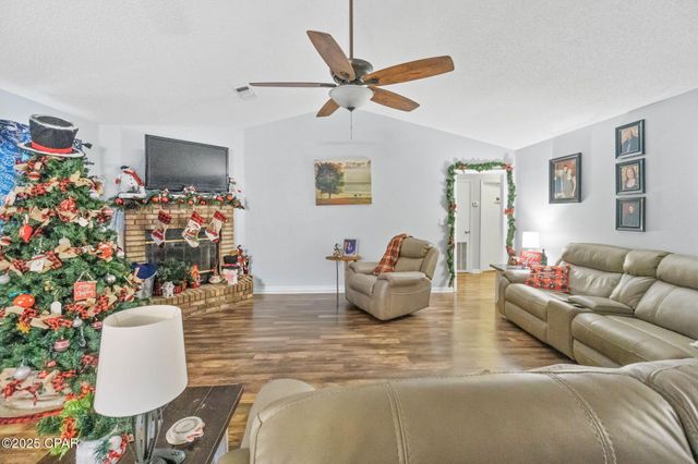 5232 Woodgate Way, Marianna, FL 32446