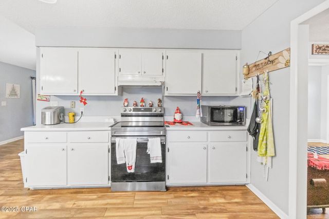 5232 Woodgate Way, Marianna, FL 32446