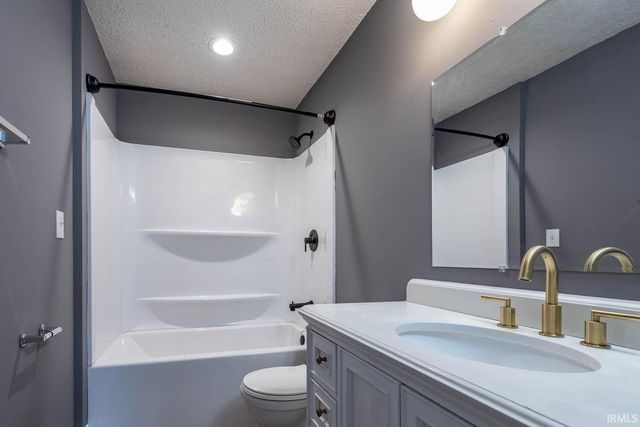 635 N Robin Drive, Ellettsville, IN 47429