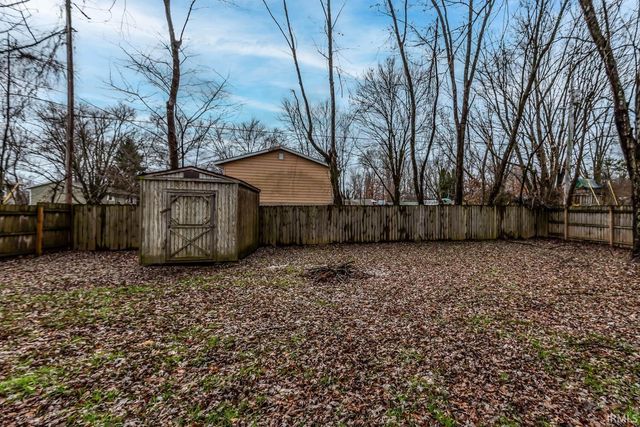 635 N Robin Drive, Ellettsville, IN 47429