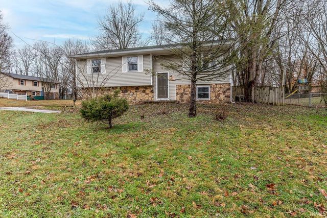 635 N Robin Drive, Ellettsville, IN 47429