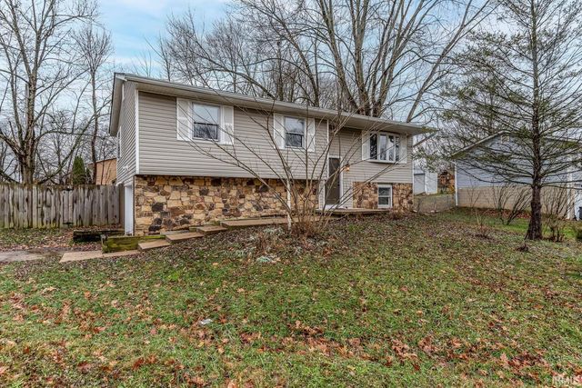 635 N Robin Drive, Ellettsville, IN 47429