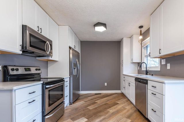 635 N Robin Drive, Ellettsville, IN 47429