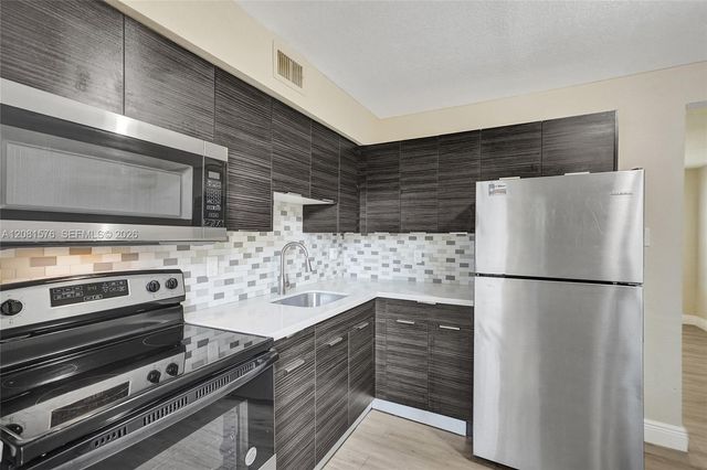 429 NW 9th Avenue 1, Fort Lauderdale, FL 33311