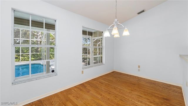 60 Brampton LN, Naples, FL 34104