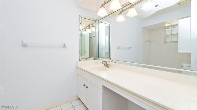 60 Brampton LN, Naples, FL 34104