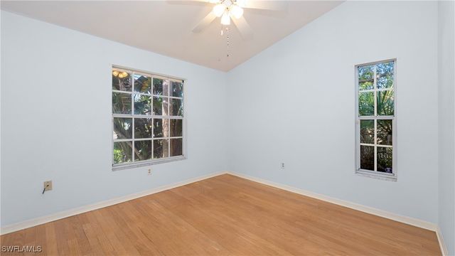 60 Brampton LN, Naples, FL 34104