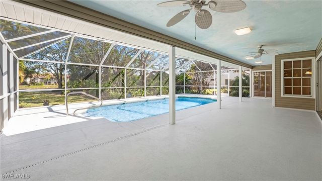 60 Brampton LN, Naples, FL 34104