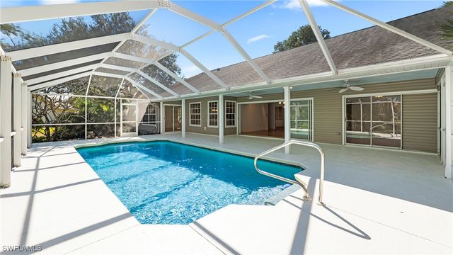 60 Brampton LN, Naples, FL 34104