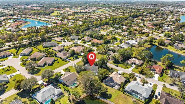 60 Brampton LN, Naples, FL 34104