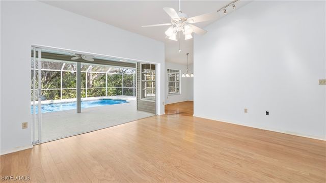 60 Brampton LN, Naples, FL 34104