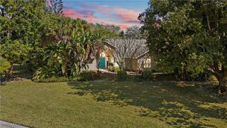 60 Brampton LN, Naples, FL 34104