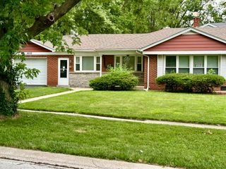 2652 Woodworth Place, Hazel Crest, IL 60429