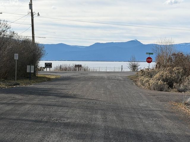 3592 E Lake Avenue, Chiloquin, OR 97624