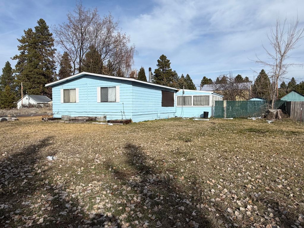 3592 E Lake Avenue, Chiloquin, OR 97624