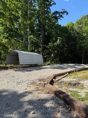 266 Carmel Lane, Albany, KY 42602