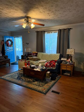 266 Carmel Lane, Albany, KY 42602