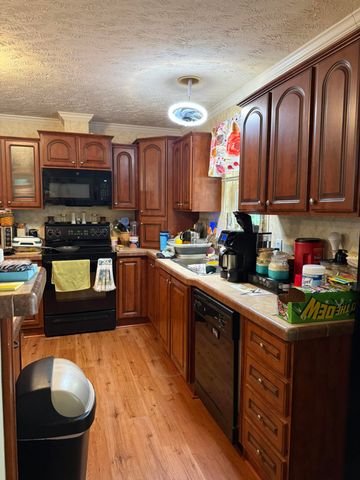266 Carmel Lane, Albany, KY 42602