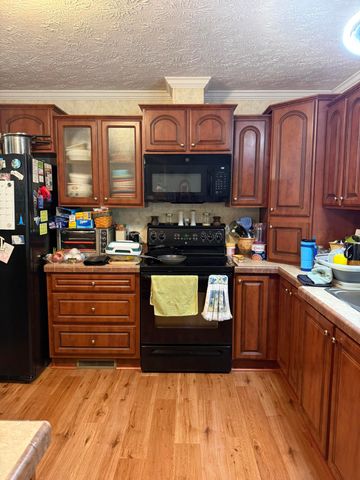 266 Carmel Lane, Albany, KY 42602