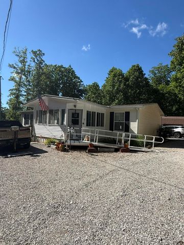 266 Carmel Lane, Albany, KY 42602