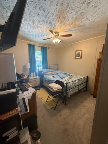 266 Carmel Lane, Albany, KY 42602