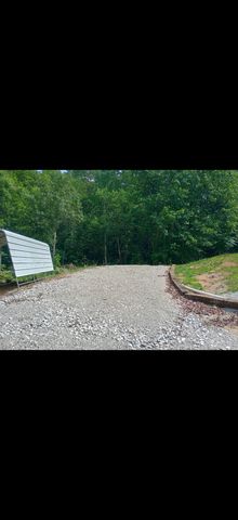 266 Carmel Lane, Albany, KY 42602
