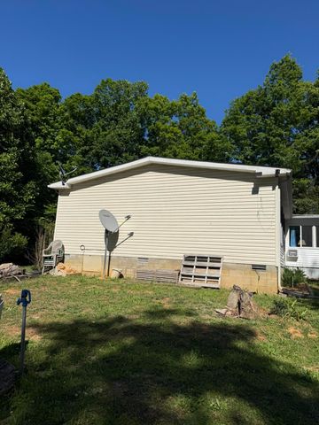 266 Carmel Lane, Albany, KY 42602