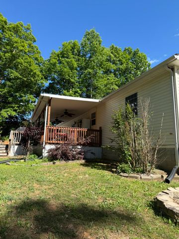 266 Carmel Lane, Albany, KY 42602