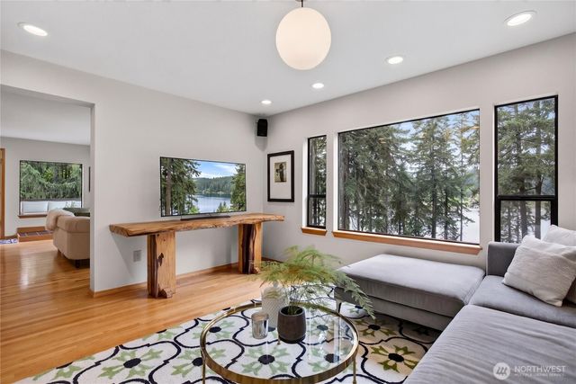 16409 Hoff Road NW, Lakebay, WA 98349
