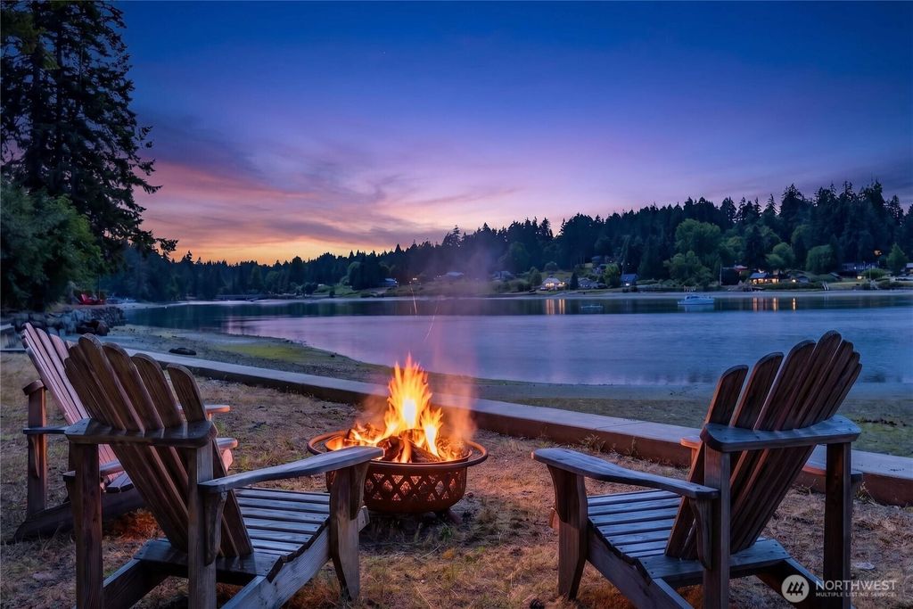 16409 Hoff Road NW, Lakebay, WA 98349